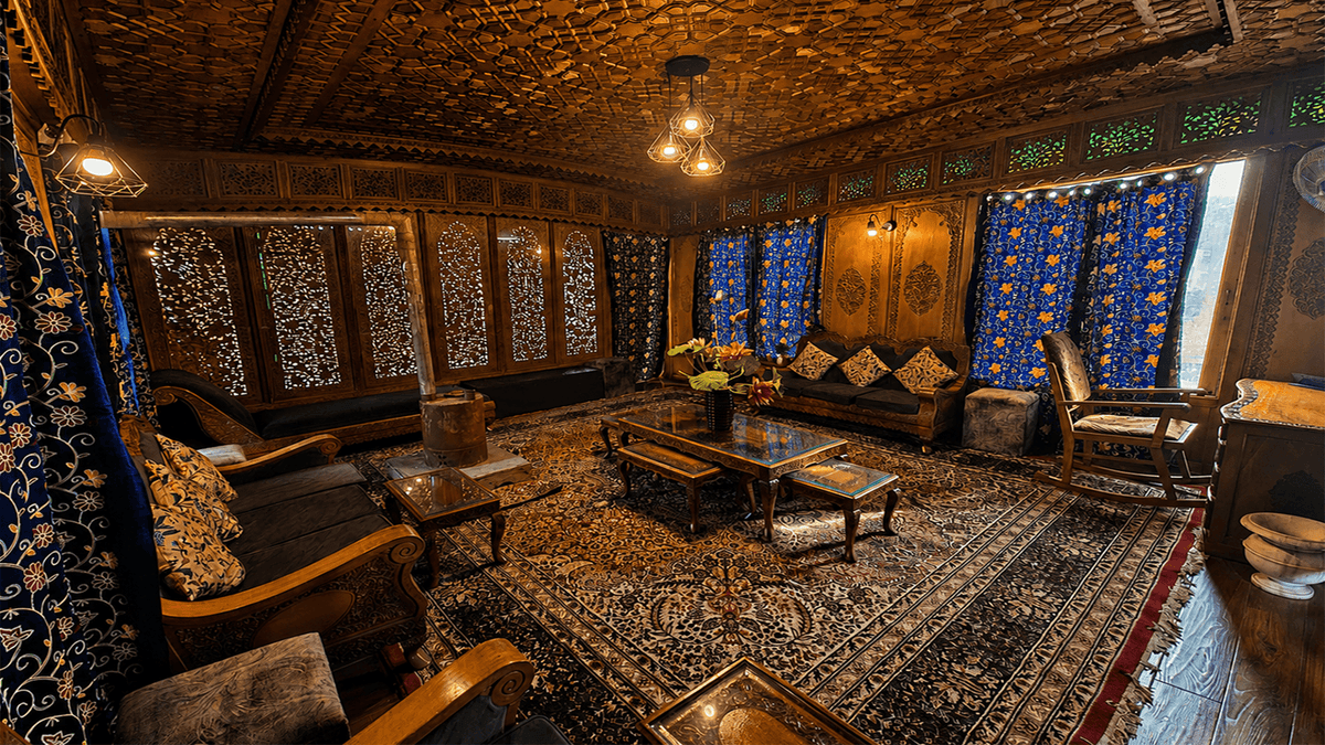 Houseboat Lobby View